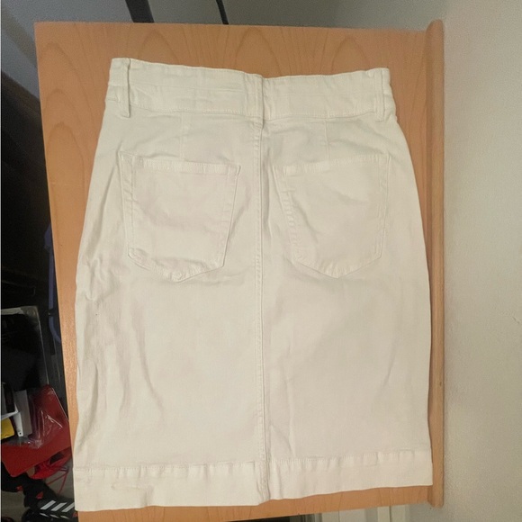 Ann Taylor White Knee Length Jean Skirt - Picture 2 of 4